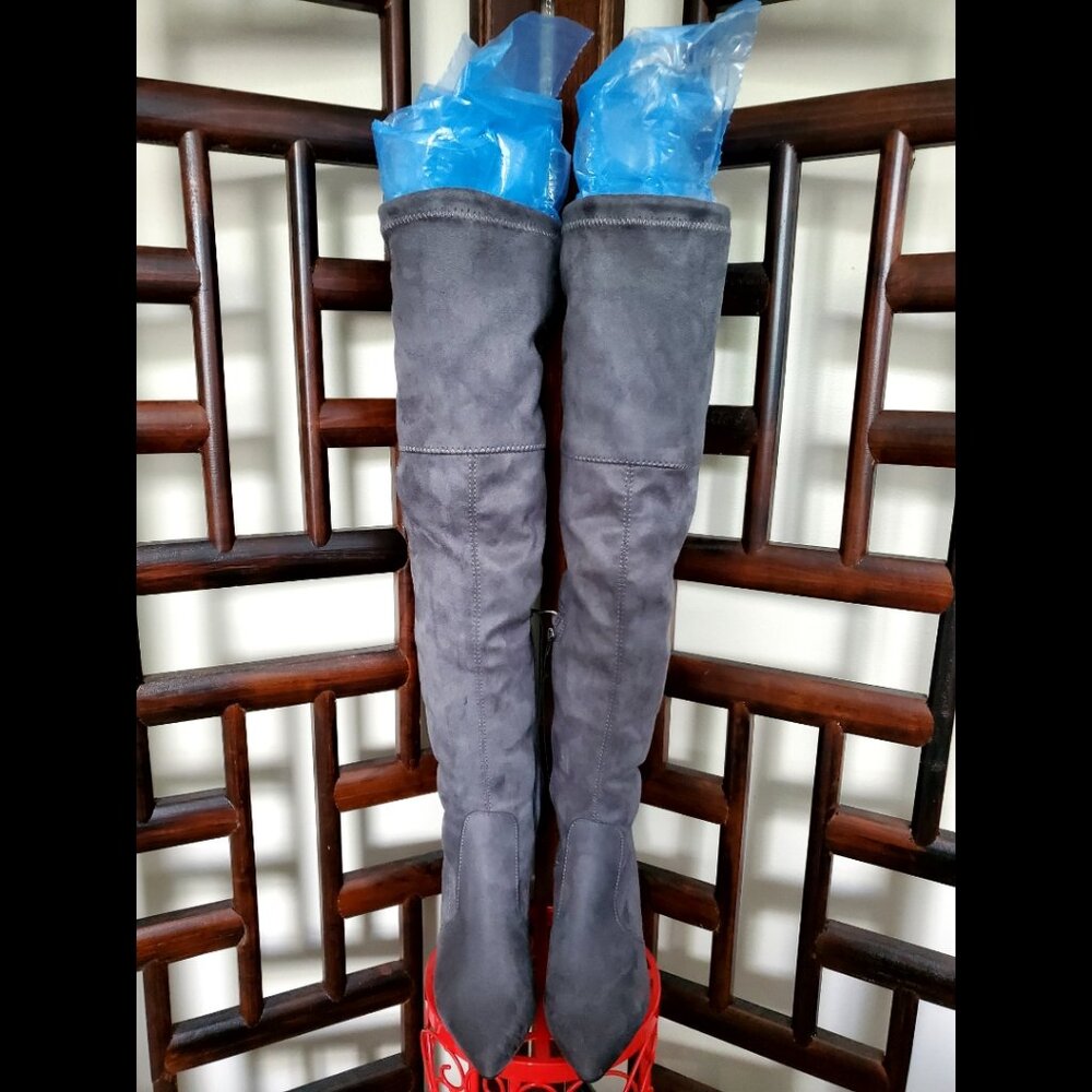 NWT Women's Tie Back Boots